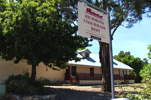 Richmond Coachmans Rest - Sunshine Coast Tourism 10