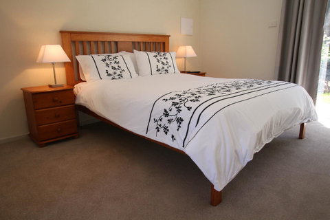Richmond Coachmans Rest - Sunshine Coast Tourism 7