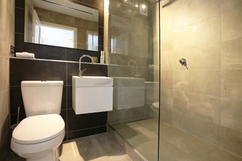 Hotel Launceston - Sunshine Coast Tourism 6
