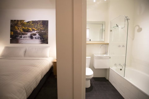 Hotel Launceston - Sunshine Coast Tourism 10