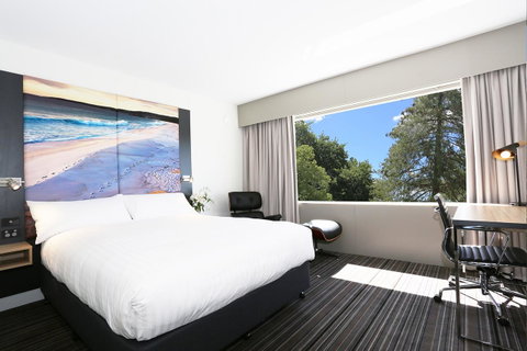 Hotel Launceston - Sunshine Coast Tourism 0