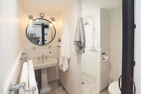 Ship Inn Stanley - Holiday Sunshine Coast 5