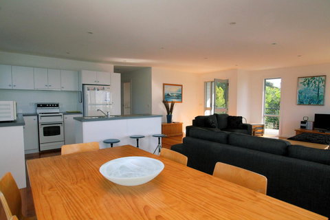 Suntrap Cove Bicheno - Sunshine Coast Tourism 21