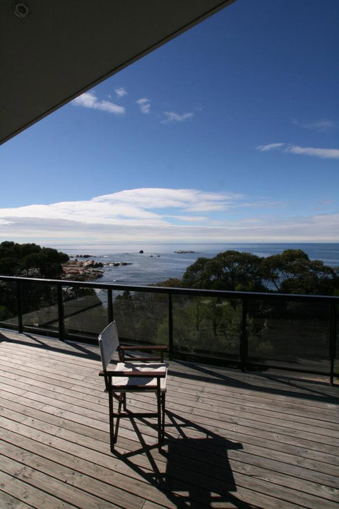 Suntrap Cove Bicheno - Sunshine Coast Tourism 1