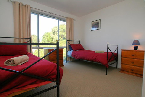 Suntrap Cove Bicheno - Sunshine Coast Tourism 17