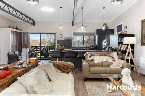 The WeareHouse In Deloraine - Sunshine Coast Tourism 2