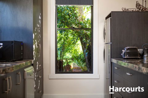 The WeareHouse In Deloraine - Sunshine Coast Tourism 12