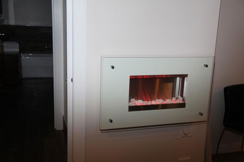 The WeareHouse In Deloraine - Sunshine Coast Tourism 34