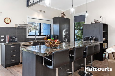 The WeareHouse In Deloraine - Sunshine Coast Tourism 17