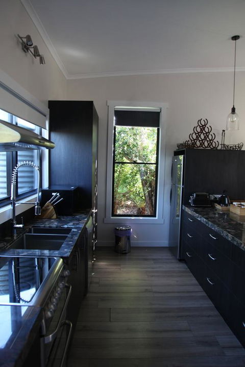 The WeareHouse In Deloraine - Sunshine Coast Tourism 32