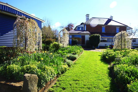 The WeareHouse In Deloraine - Sunshine Coast Tourism 37