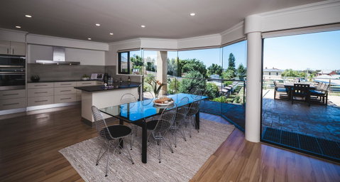 Russell House - Sunshine Coast Tourism 0