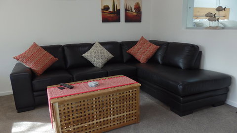 Karoola Cottage Self Contained - Sunshine Coast Tourism 4