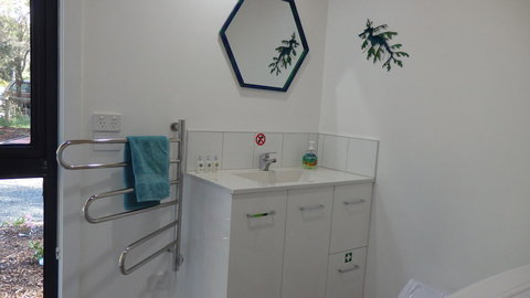 Karoola Cottage Self Contained - Sunshine Coast Tourism 7