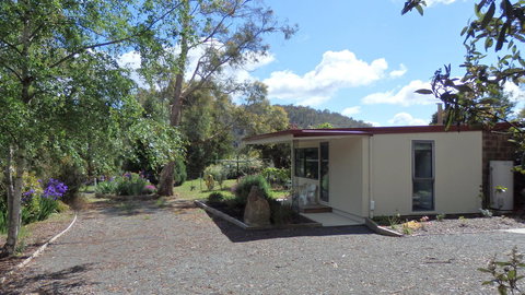Karoola Cottage Self Contained - Sunshine Coast Tourism 10