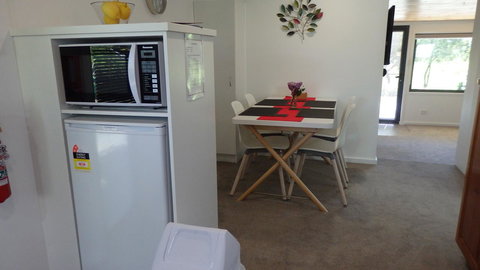 Karoola Cottage Self Contained - Sunshine Coast Tourism 6