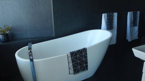 Quarry House Luxury Retreat - Sunshine Coast Tourism 15