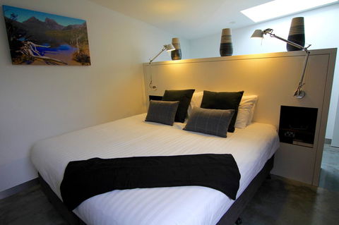 Old Bishop\'s Quarters Heritage, Modern & Unique Accommodation - Holiday Sunshine Coast 2