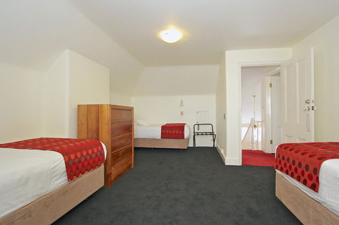 Grosvenor Court Apartments - Sunshine Coast Tourism 13