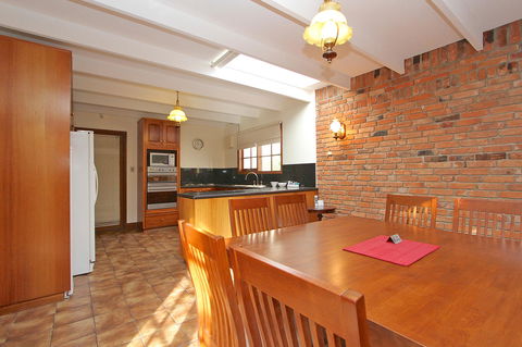 Grosvenor Court Apartments - Sunshine Coast Tourism 11