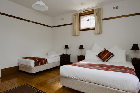 Grosvenor Court Apartments - Sunshine Coast Tourism 8