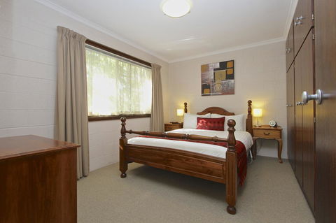 Grosvenor Court Apartments - Sunshine Coast Tourism 3