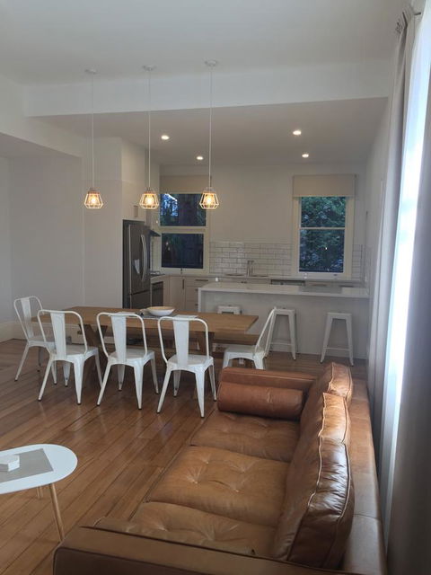 Grosvenor Court Apartments - Sunshine Coast Tourism 21