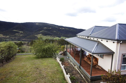 House On The Hill Bed And Breakfast - Sunshine Coast Tourism 41