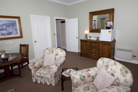House On The Hill Bed And Breakfast - Sunshine Coast Tourism 37