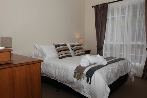 House On The Hill Bed And Breakfast - Sunshine Coast Tourism 44