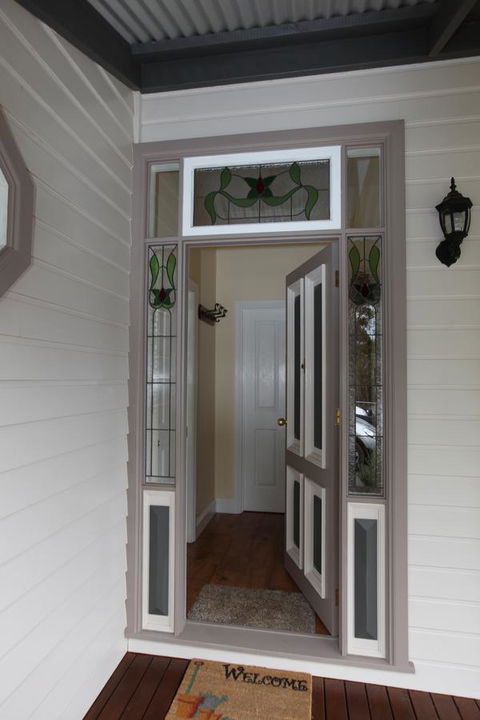 House On The Hill Bed And Breakfast - Sunshine Coast Tourism 4