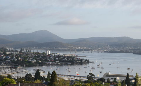 Studioat10 - Holiday Sunshine Coast 0