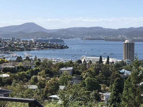 Studioat10 - Holiday Sunshine Coast 1