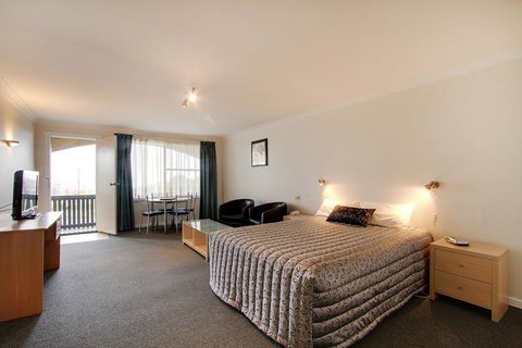 Tamar River Villas - Sunshine Coast Tourism 6