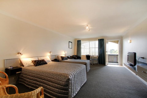 Tamar River Villas - Sunshine Coast Tourism 5