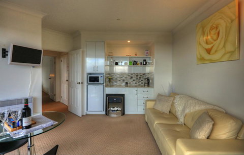 Sheer Pleasure Accommodation - Sunshine Coast Tourism 29