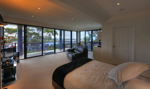 Sheer Pleasure Accommodation - Sunshine Coast Tourism 18