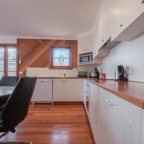 Cod Rock Point - Sunshine Coast Tourism 9