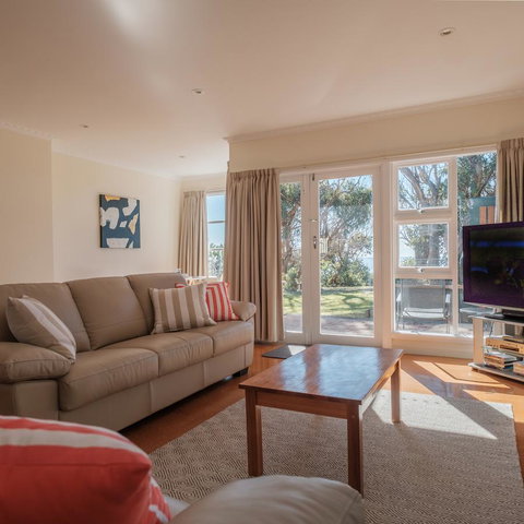 Cod Rock Point - Sunshine Coast Tourism 17