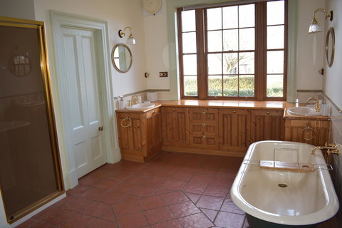 CLAYFIELD HOMESTEAD - Rustic Country Accommodation - Holiday Sunshine Coast 14