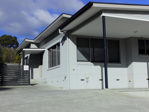 Hobart Villa - Sunshine Coast Tourism 12