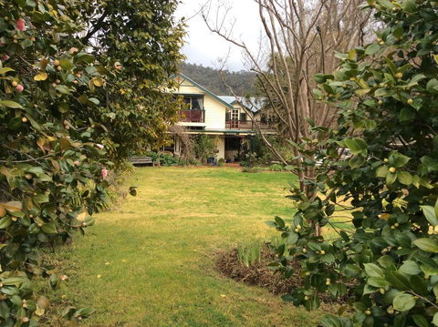 Neverinn - Holiday Sunshine Coast 0