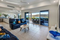 New La Bella Waters 1 Wide Reaching Ocean Views And Buggy