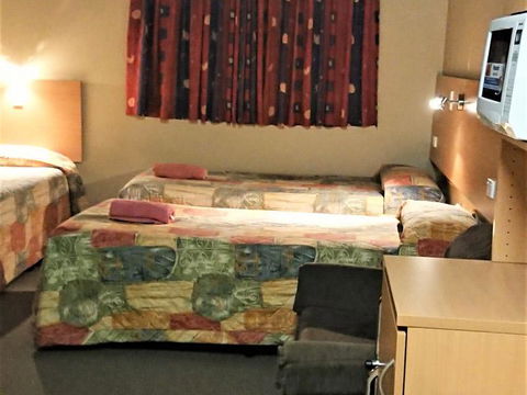 New Olympic Motel - Sunshine Coast Tourism 3