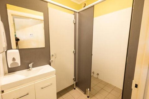 Newcastle Beach YHA - Sunshine Coast Tourism 3