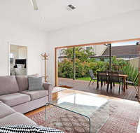 Newcastle Executive Homes - Cooks Hill Cottage - Sunshine Coast Tourism