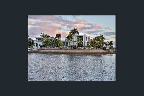NewPort Dream Quiet Island - No Party - Sunshine Coast Tourism 0