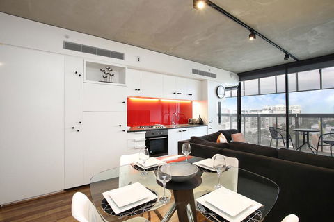 NGV Art Centre Retreat - StayCentral - Sunshine Coast Tourism 1