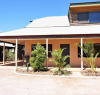 Ningaloo Breeze Villa 2 - 3 Bedroom Fully Self-Contained Holiday Accommodation - Sunshine Coast Tourism