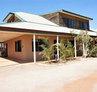 Ningaloo Breeze Villa 4 - 3 Bedroom Fully Self-Contained Holiday Accommodation - Sunshine Coast Tourism